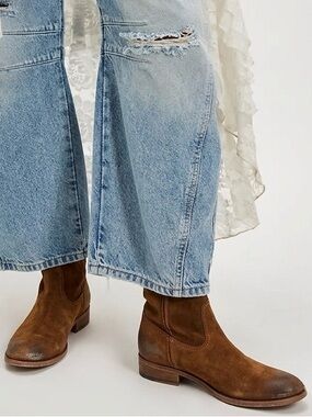 FRYE Cara Suede Short Boots - Distressed in brown Size 8.5 Barely Worn